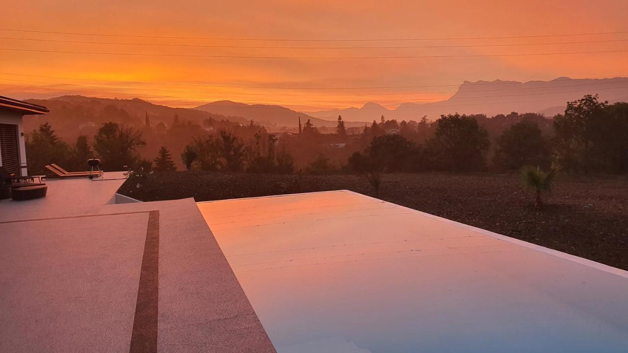 Studio Independant Vue Magnifique Et Au Calme Crest Εξωτερικό φωτογραφία
