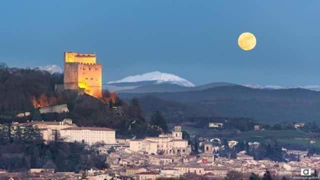 Studio Independant Vue Magnifique Et Au Calme Crest Εξωτερικό φωτογραφία
